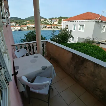 Seaview Appartamento Sali